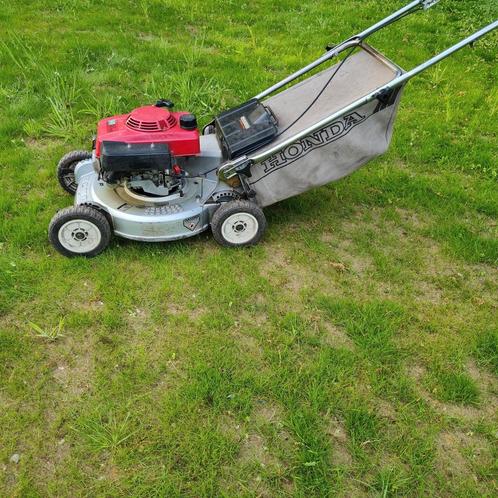 Honda benzine grasmaaier met opvangbak, Tuin en Terras, Grasmaaiers, Zo goed als nieuw, Opvangbak, Ophalen