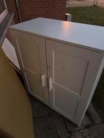 Kastje met 2 legplanken en bedje gratis, Ophalen, Zo goed als nieuw