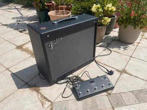 Fender Mustang GTX100 + pedal Versterker, Muziek en Instrumenten, Versterkers | Bas en Gitaar, Zo goed als nieuw, 100 watt of meer