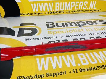 Zijskirt Dodge Charger 2-L1-145 beschikbaar voor biedingen