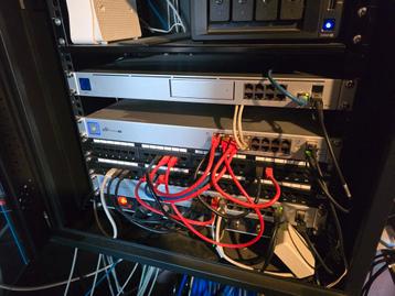 Unifi POE switch 16-poort 150w beschikbaar voor biedingen