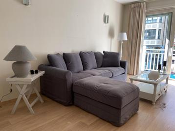 Chaise 3 places bleu-gris + pouf avec espace de rangement, Enlèvement, Comme neuf, Tissus