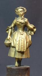 N1 18èm statuette statue bronze doré 18cm560g jeune paysanne, Bronze, Envoi
