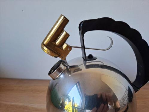 Richard Sapper Alessi fluitketel 9091 postmodernisme Memphis, Huis en Inrichting, Keuken | Potten en Pannen, Zo goed als nieuw