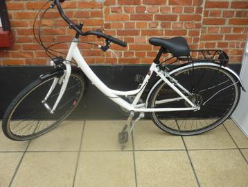 witte dames fiets 28 inch beschikbaar voor biedingen