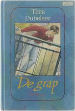Te Koop Boek DE GRAP Thea Dubelaar, Boeken, Gelezen, Thea Dubelaar, Ophalen of Verzenden, Fictie