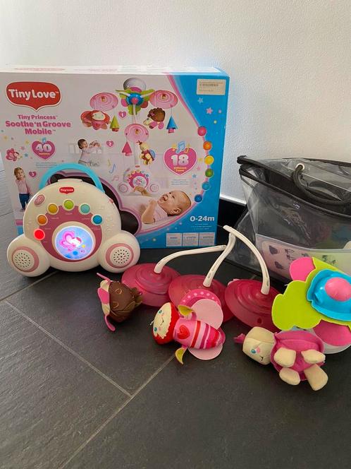 Tiny Love - parkmobiel met leuke muziekjes, Kinderen en Baby's, Speelgoed | Babyspeelgoed, Zo goed als nieuw, Mobiel, Ophalen