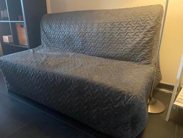 Ikea couch beschikbaar voor biedingen