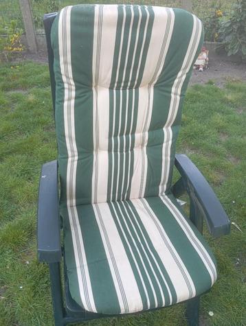 (Tuin)kussens / zetel/tuinstoelussens. beschikbaar voor biedingen