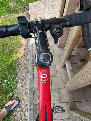 koersfiets beschikbaar voor biedingen