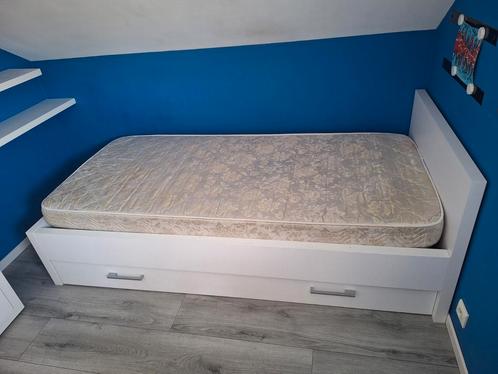 Bed met lattenbodem en matras 90x200, Kinderen en Baby's, Kinderkamer | Bedden, Gebruikt, Lattenbodem, Matras, Ophalen