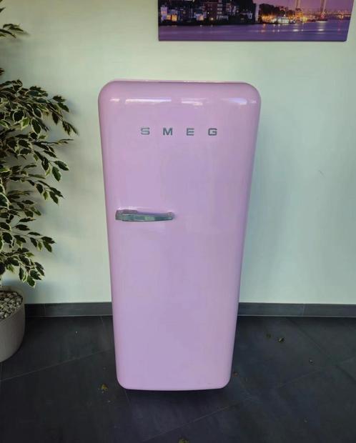 Excellent Pink Smeg 1,55 de haut, éventuellement avec livrai, Electroménager, Réfrigérateurs & Frigos, Comme neuf, Enlèvement ou Envoi