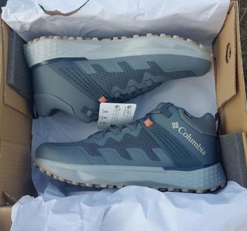 hoge wandelschoenen beschikbaar voor biedingen
