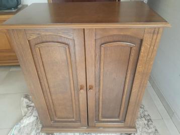 Voleiken schoenkast beschikbaar voor biedingen