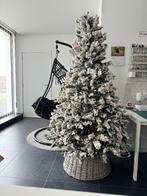 Sfeervolle kerstboom met sneeuw 2m10, Diversen, Ophalen, Gebruikt