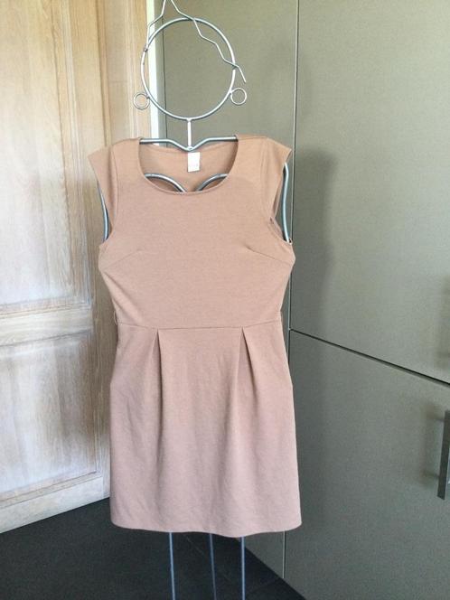 Jurk van Vila Clothes, sterk verlaagde prijs koopje!!!, Kleding | Dames, Jurken, Gedragen, Maat 38/40 (M), Bruin, Ophalen of Verzenden