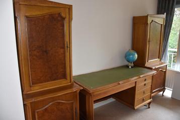 Bureau met 2 archiefkasten  beschikbaar voor biedingen