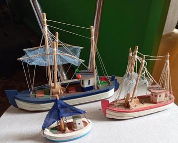 3 houten vissersboten beschikbaar voor biedingen