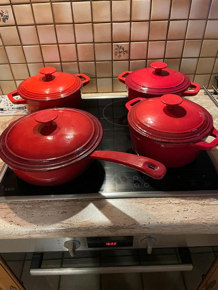 Stel van 4 kookpotten- 30€ per pot., Huis en Inrichting, Keuken | Potten en Pannen, Zo goed als nieuw, Ophalen