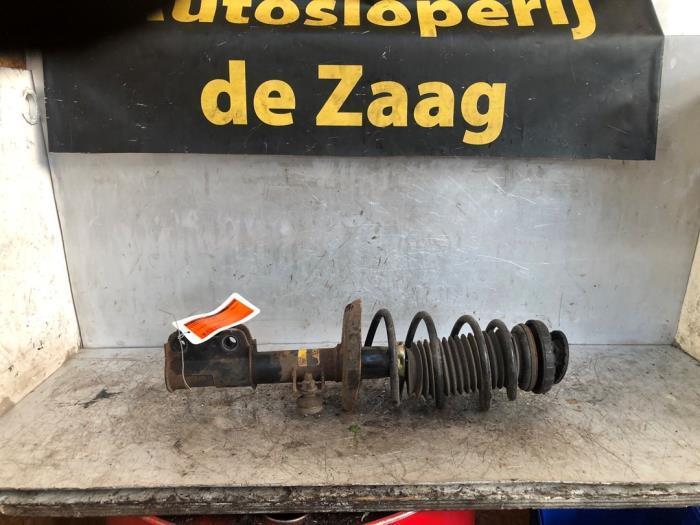 Schokdemperpoot links-voor van een Chevrolet Aveo, Auto-onderdelen, Ophanging en Onderstel, Chevrolet, Gebruikt, 3 maanden garantie