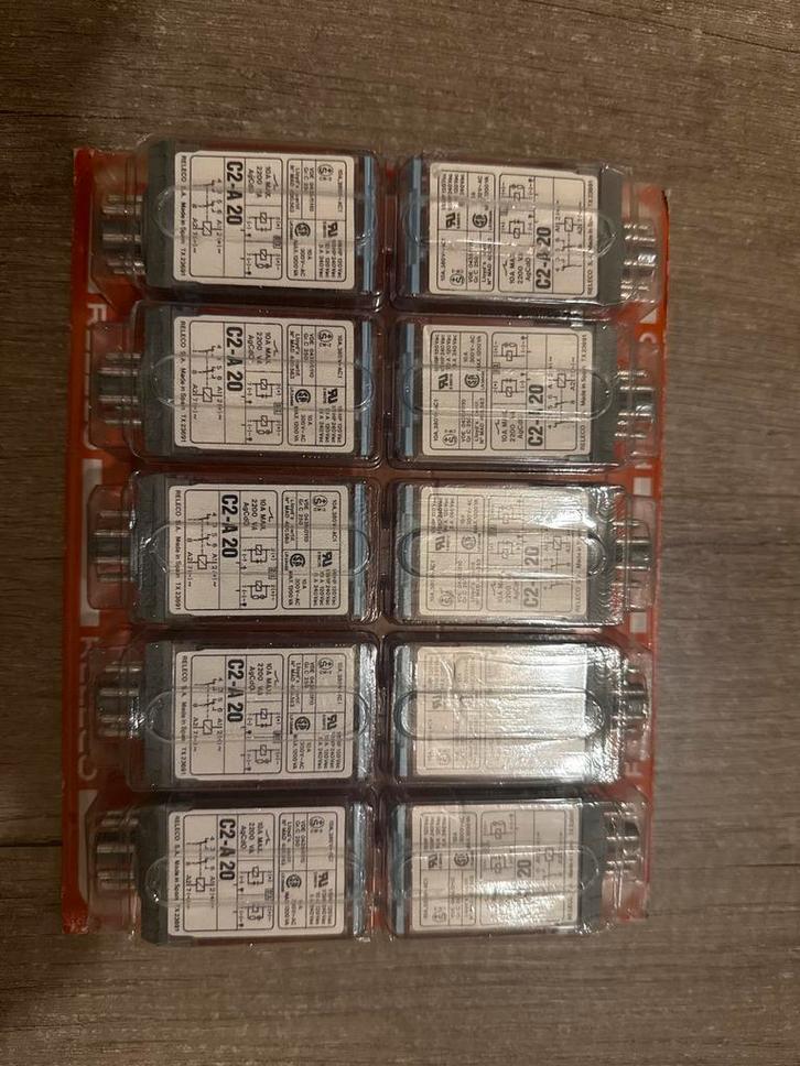 Releco C2-A20 Relais 10A 250V – Nieuw in verpakking, Elektronische apparatuur, Onderdelen en Toebehoren, Nieuw, Ophalen