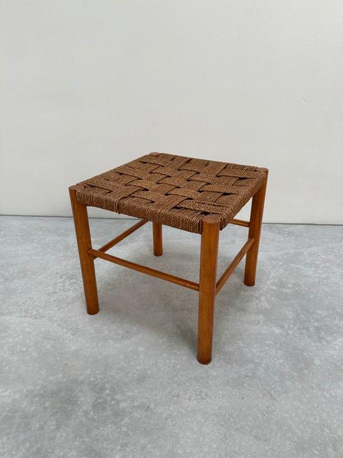 Gevlochten houten krukje, Huis en Inrichting, Krukjes, Gebruikt, Ophalen