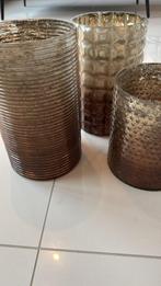 3 vazen, Enlèvement