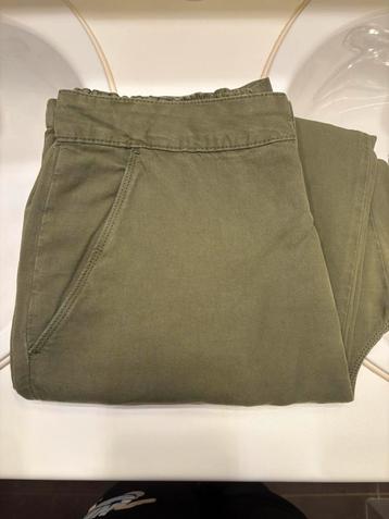 Kakhi-groene broek van Bellerose (3-40-L). beschikbaar voor biedingen