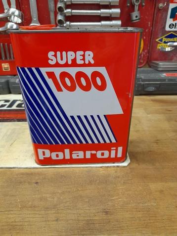 oud, leeg, olieblik van Polaroil Super 1000 beschikbaar voor biedingen