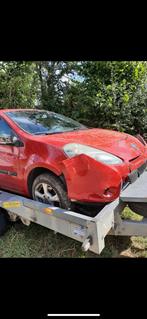 Renault clio 3 de 2011 avec 50 000 km accidentée, Enlèvement, Renault