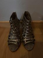 Gratis gouden hakken schoenen, Vêtements | Femmes, Enlèvement, Porté, Autres couleurs, New Look