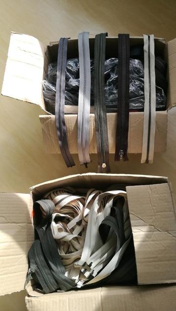 Ritsen of ritssluiting verschillende modellen en kleuren beschikbaar voor biedingen