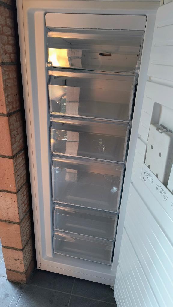 Bosch diepvriezer 195 liter, Elektronische apparatuur, Vriezers en Diepvrieskisten, Gebruikt, Vrijstaand, Vrieskast, 160 cm of meer