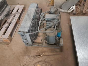 Motor voor grote frigo en blazer  beschikbaar voor biedingen