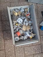 Partij gardenakoppelingen en bronpomp aansluitingen, Ophalen, Bronpomp