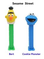 2 distributeurs PEZ Sesame Street - Bert + Cookie Monster, Enlèvement ou Envoi, Neuf