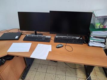 Compleet bureau beschikbaar voor biedingen