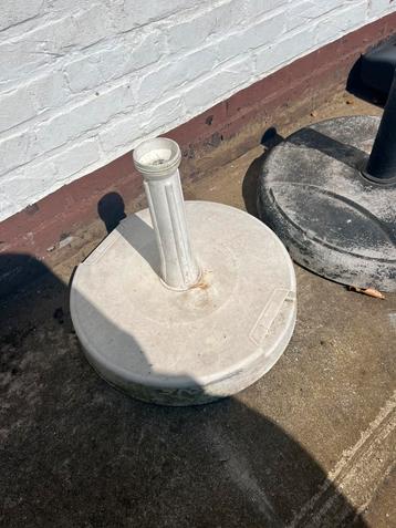 Stenen parasolvoet, Tuin en Terras, Ophalen, Gebruikt, Parasolvoet
