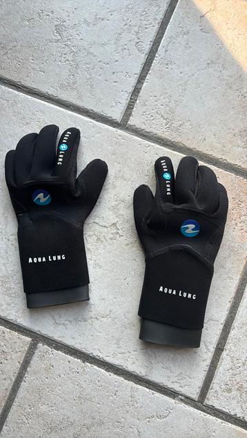 Gants de plongée Aqualung Dry Comfort 4 mm taille M beschikbaar voor biedingen