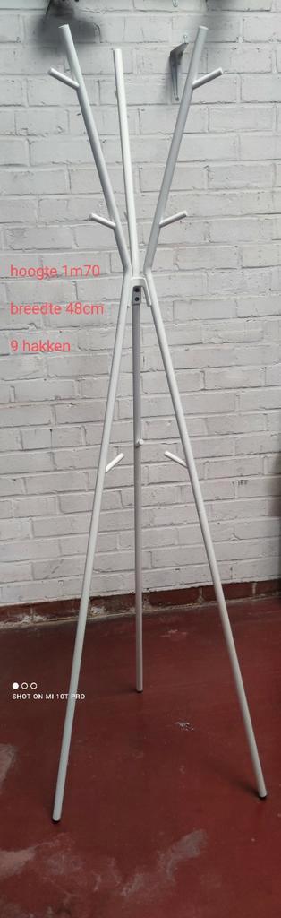 Mooie kapstok wit  beschikbaar voor biedingen