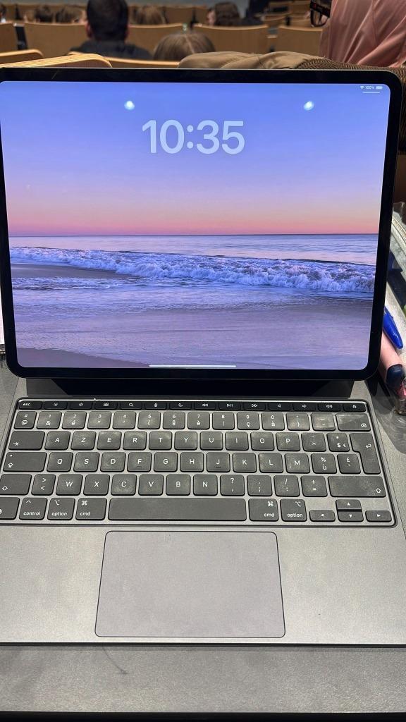 IPad pro met toetsenbord, Computers en Software, Apple iPads, Nieuw, Apple iPad Pro, Wi-Fi en Mobiel internet, 13 inch of meer