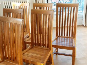Chaises en teck pour salle a manger  beschikbaar voor biedingen