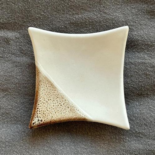 Coupelle en céramique Laos (porte-savon), Huis en Inrichting, Woonaccessoires | Schalen en Manden, Zo goed als nieuw, Vierkant