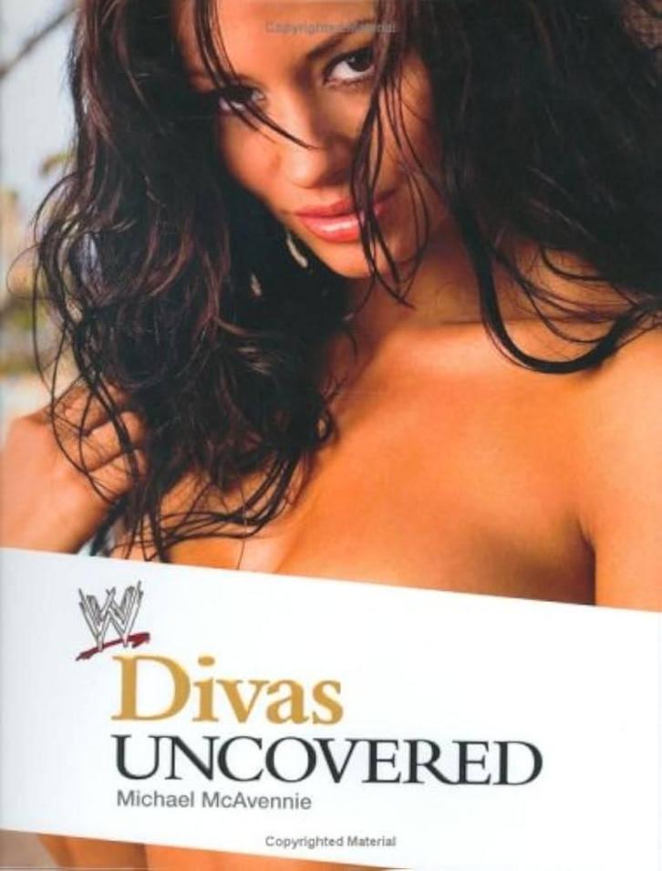 WWE Divas Uncovered, Boeken, Sportboeken, Zo goed als nieuw, Overige sporten, Verzenden