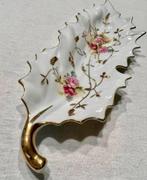 Leaf-Style Porselein schaal servies Gold-trimmed Japan Roses, Antiek en Kunst, Ophalen of Verzenden