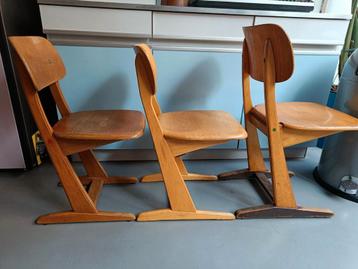 Kinderstoelen beschikbaar voor biedingen