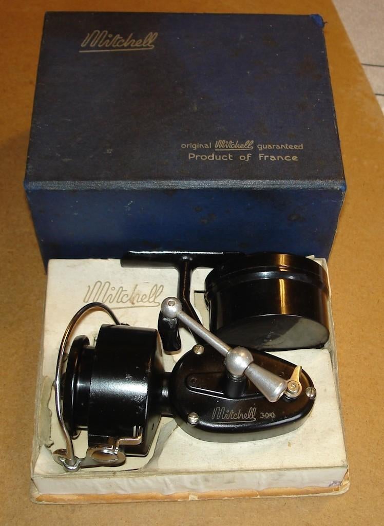 Moulinet de pêche Mitchell modèle 300 avec boite et papier