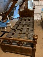 Antiek Eenpersoons bed, Antiek en Kunst, Antiek | Meubels | Bedden, Ophalen