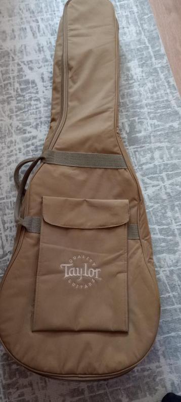 housse guitare taylor beschikbaar voor biedingen
