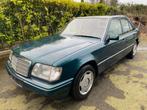 Mercedes W124 2.0 benzine oldtimer Gekeurd V.V, Auto's, Mercedes-Benz, Stof, Beige, Particulier, 200-Serie